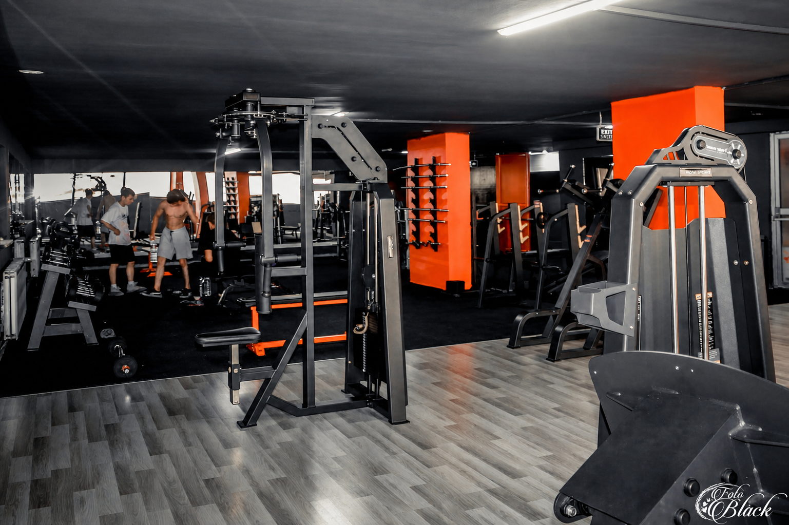 Viper Gym ağırlık ve fitness alanı
