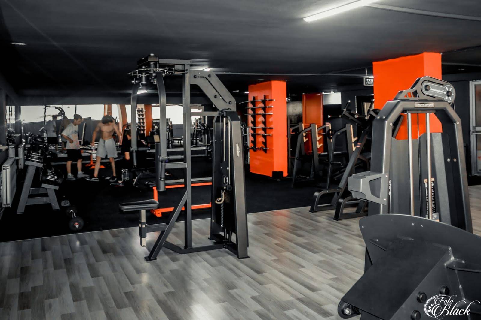 Viper Gym ağırlık alanı